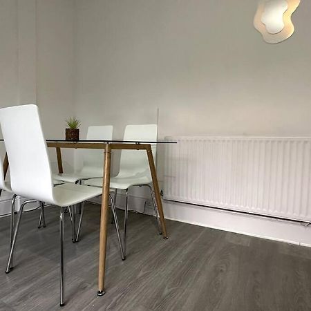 Spectacular 2 Bedroom On Tower Bridge Лондон Экстерьер фото